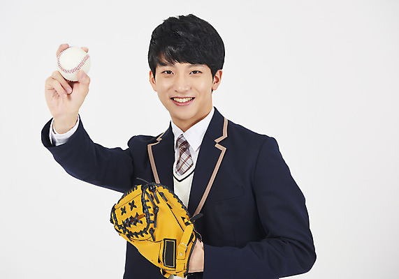 포토 JPG 스튜디오촬영 학생 응시 교육 남자 교복 남학생 청소년 실내 한명 미소 들기 누끼 사람 상반신 취미 앞모습 10대 운동 십대라이프스타일 야구 한국인 야구글러브 즐거움 야구공 흰배경 긍정적 십대남자한명만 남고생 국내포토 1 라이프스타일 시선 옷 감정 뷰포인트 백그라운드 공 모션 고등학생 표정 건강 동양인 내부 구기 야구용품 글러브 흰색 남자한명만 십대남자만 파일형식