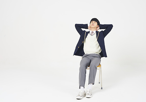 포토 JPG 스튜디오촬영 전신 학생 교육 남자 교복 남학생 의자 교실 청소년 스트레스 실내 피곤 한명 누끼 사람 앉기 앞모습 10대 십대라이프스타일 고통 한국인 잡기 찡그림 흰배경 목통증 무기력 십대남자한명만 남고생 국내포토 1 라이프스타일 옷 감정 뷰포인트 가구 백그라운드 컨셉 학교 모션 고등학생 표정 동양인 내부 흰색 남자한명만 십대남자만 파일형식