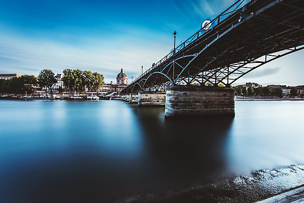 포토 JPG 주간 해외풍경 유럽풍경 하늘 풍경 사람없음 야외 장노출 다리밑 센강 예술의다리 국내포토 자연요소 해외 유럽 촬영기법 강 프랑스 다리_건축물 아래 파일형식