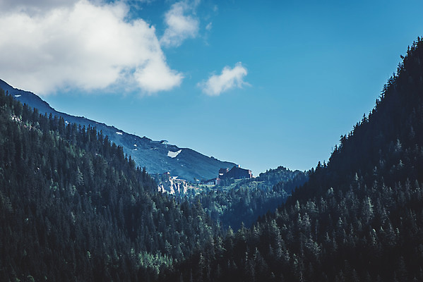포토 JPG 주간 나무 구름 해외풍경 유럽풍경 자연 하늘 산 풍경 사람없음 야외 소나무 숲 산장 알프스 국내포토 자연요소 식물 해외 유럽 생태계 파일형식