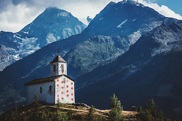 포토 JPG 주간 나무 구름 해외풍경 유럽풍경 자연 하늘 산 풍경 사람없음 야외 교회 소나무 숲 알프스 국내포토 자연요소 식물 해외 유럽 종교건축 건물 생태계 파일형식