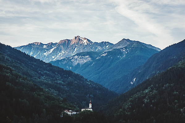 포토 JPG 주간 구름 해외풍경 유럽풍경 자연 하늘 산 풍경 사람없음 야외 산장 알프스 국내포토 자연요소 해외 유럽 생태계 파일형식