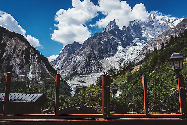 포토 JPG 주간 구름 해외풍경 유럽풍경 자연 하늘 바위산 산 풍경 사람없음 야외 이탈리아 알프스 샤모니 국내포토 자연요소 해외 유럽 프랑스 돌산 생태계 파일형식