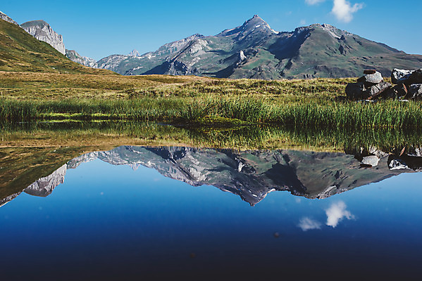 포토 JPG 주간 구름 해외풍경 호수 유럽풍경 자연 하늘 아침 산 풍경 사람없음 야외 반사 알프스 국내포토 자연요소 해외 유럽 생태계 파일형식