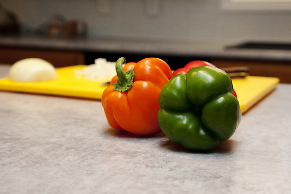 포토 JPG 해외이미지 음식 줄기 조각 채소 오렌지 재료 양파 피망 주택 건강 사람없음 빨간색 초록색 주방 정원 종 칼 자르기 먹기 계산대 준비 유기농 후추 카피스페이스 해외포토 식물 웰빙 컬러 과일 모션 건물 공백 향신료 파일형식 이미지허브
