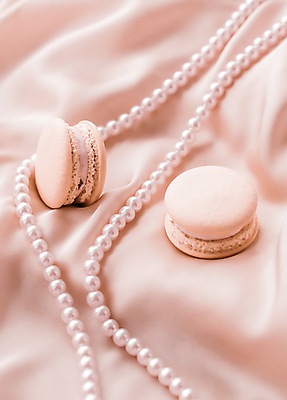포토 JPG 해외이미지 백그라운드 사람없음 고급 우아함 실크 진주 진주목걸이 마카롱 연분홍색 파스텔톤 해외포토 분홍색 컬러 컨셉 목걸이 디저트 직물 보석 진주_보석 파일형식 이미지허브