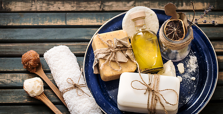 포토 JPG 해외이미지 사람없음 수건 오브젝트 스파용품 나무숟가락 바디케어 수제비누 오일병 입욕소금 해외포토 위생용품 숟가락 스파 미용용품 소금 비누 파일형식 이미지허브