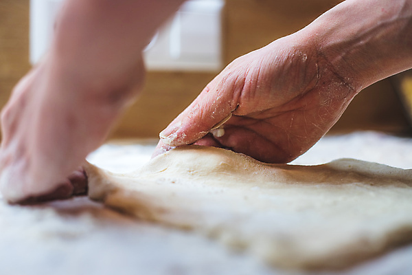 포토 JPG 해외이미지 전통 가사 손가락 피자 관리 요리 사람 사람없음 쿠키 케이크 주방 식사 빵집 신선 닫기 밀 굽기 준비 날것 반죽 밀가루 레시피 칼로리 성분 밀가루반죽 영양분 제빵사 페스츄리 핸드메이드 해외포토 직업 손 빵 모션 디저트 곡류 패스트푸드 서양음식 상점 가루 구이 파일형식 이미지허브