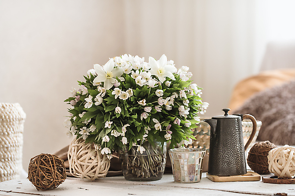 포토 JPG 해외이미지 꽃다발 겨울 주전자 잔 실내 사람없음 아웃포커스 꽃병 커튼 오브젝트 감성 해외포토 식기 계절 꽃 컨셉 주방용품 촬영기법 내부 파일형식 이미지허브