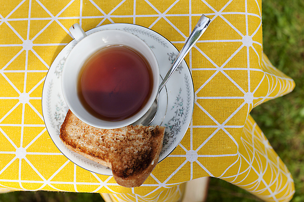 포토 JPG 해외이미지 접시 음료 음식 빵 조각 잎 패턴 탁자 아침 영국 손잡이 사람없음 컵 노란색 숟가락 식사 식탁보 흰색 신선 액체 맛 아침식사 찻잔 굽기 만취 컵받침 심플 토스트 핸드메이드 해외포토 주간 식물 식기 유럽 컬러 가구 컨셉 무늬 잔 수저 구이 받침대 술취함 파일형식 이미지허브