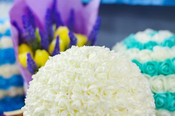 포토 JPG 해외이미지 전통 라이프스타일 꽃 컨셉 건축양식 탁자 휴가 미술 사람없음 장식 초록색 여름 뷰티 축제 봄 카펫 원형 우아함 달콤 질감 안락의자 해외포토 도형 식물 계절 건축 컬러 가구 의자 문화예술 생활 맛 파일형식 이미지허브