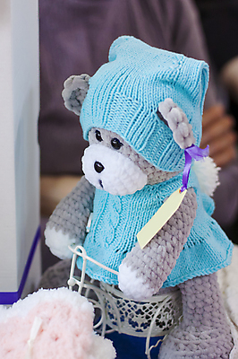 포토 JPG 해외이미지 실내 사람없음 아웃포커스 곰인형 뜨개질 털실 동물인형 손뜨개 해외포토 인형 촬영기법 취미 내부 실 파일형식 이미지허브