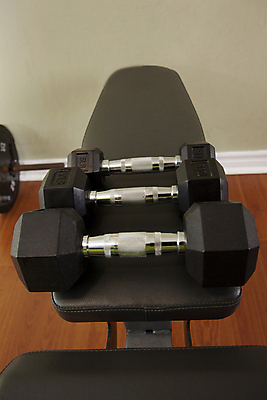 포토 JPG 해외이미지 라이프스타일 스포츠 벤치 바닥 주택 실내 건강 3 사람없음 목재 빛 운동 금속 검은색 힘 아령 장비 회색 몸무게 작음 보디빌딩 철 연습 클럽 시작 체육관 리프트 역도 파운드 무거움 신발장 줄서기 철강 회원 해외포토 나무 컬러 돈 의자 재료 모션 재질 내부 건물 생활 헬스 무게 크기 파일형식 이미지허브