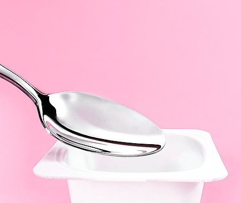 포토 JPG 해외이미지 분홍색 사람없음 숟가락 요거트 플라스틱통 해외포토 컬러 유제품 수저 통 플라스틱 파일형식 이미지허브