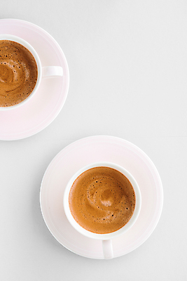 포토 JPG 해외이미지 커피 실내 사람없음 하이앵글 흰색 라떼 해외포토 음료 뷰포인트 컬러 내부 파일형식 이미지허브