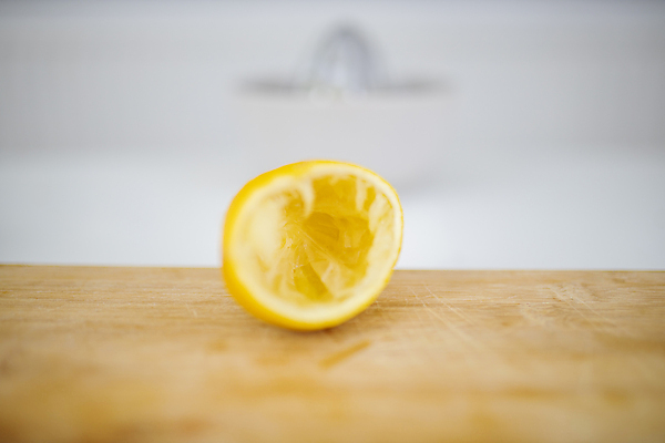 포토 JPG 해외이미지 음식 다이어트 과일 자연 탁자 도마 실내 건강 사람없음 목재 인테리어 노란색 주방 흰색 신선 레몬 유기농 건강식 내추럴 점심식사 고립 비타민C 숙성 채식주의자 해외포토 나무 웰빙 디자인 컬러 가구 재료 주방용품 내부 식사 생태계 채식 비타민 파일형식 이미지허브