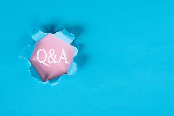 포토 JPG 해외이미지 종이 백그라운드 컨셉 인터넷 비즈니스 텍스트 통신 추상 말하기 대화 사람없음 파란색 단어 노란색 웹 정보 물음표 도움 토론 질문 심볼 서비스 사인 상담 찢어짐 문제 해결 의문 의심 요청 대답 리뷰 조언 지원 헬프 포럼 해외포토 문자 기호 감정 컬러 무늬 모션 파일형식 이미지허브