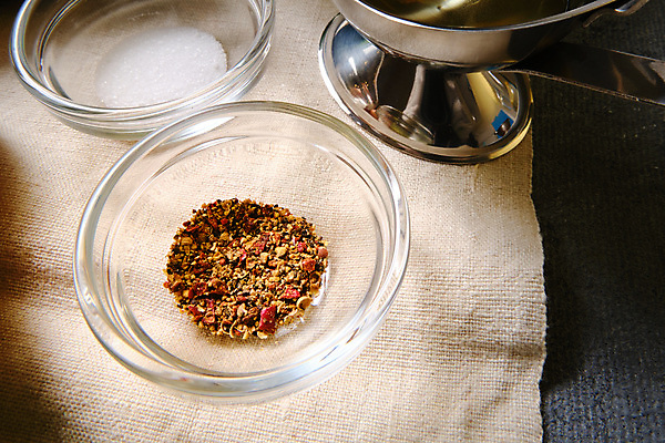 포토 JPG 해외이미지 접시 음식 백그라운드 다이어트 토마토 채소 탁자 호박 양파 오이 치즈 건강 요리 사람없음 빨간색 초록색 식사 저녁식사 샐러드 신선 사발 아침식사 상추 지중해 먹기 향신료 준비 유기농 올리브 후추 시금치 건강식 점심식사 채식주의자 비건 해외포토 식기 웰빙 열매 바다 컬러 가구 모션 유제품 사기그릇 채식 향미료 파일형식 이미지허브