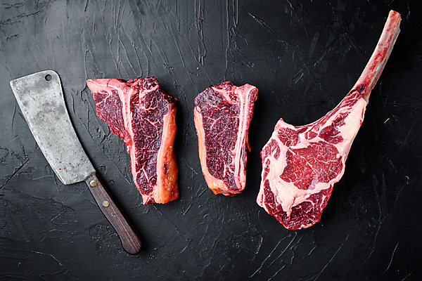 포토 JPG 해외이미지 백그라운드 검은배경 뼈 건조 육류 스테이크 비프스테이크 사람없음 검은색 어둠 소고기 바위 칼 자르기 들소 날것 대리석 갈비뼈 생식 송아지고기 정육점 강화비석군 해외포토 컬러 식재료 재료 모션 서양음식 상점 소 비석 강화도 파일형식 이미지허브