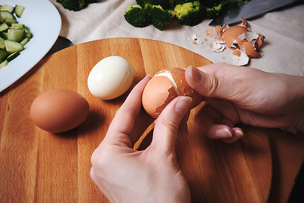 포토 JPG 해외이미지 손 여자 음식 다이어트 재료 손가락 자연 부활절 건강 요리 사람없음 목재 농장 갈색 노란색 주방 계란 치킨 껍질 흰색 신선 그룹 칼 아침식사 상품 자르기 먹기 유기농 날것 칼로리 내추럴 고립 깨짐 단백질 밭일 암탉 핸드메이드 해외포토 나무 웰빙 기념일 컬러 컨셉 농업 모션 사람 신체부위 알 식사 닭 암컷 생태계 닭고기요리 영양소 파일형식 이미지허브