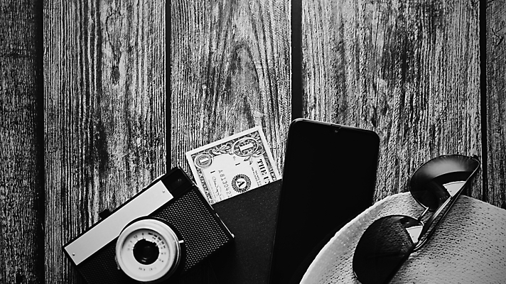 포토 JPG 해외이미지 라이프스타일 디자인 바다 여행 백그라운드 컨셉 돈 장신구 자연 탁자 휴가 휴식 바닥 프레임 사람없음 목재 파란색 스마트폰 선글라스 태양 유행 카메라 우주 수확 흰색 뜨거움 플랫 널 정상 복고 여권 위치 옛날 항목 해외포토 자연요소 나무 안경 컬러 가구 농업 재료 생활 전자제품 핸드폰 스마트기기 재산 생태계 파일형식 이미지허브