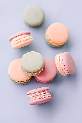 포토 JPG 해외이미지 디저트 실내 사람없음 달콤 마카롱 보라색배경 해외포토 음식 백그라운드 내부 보라색 맛 파일형식 이미지허브