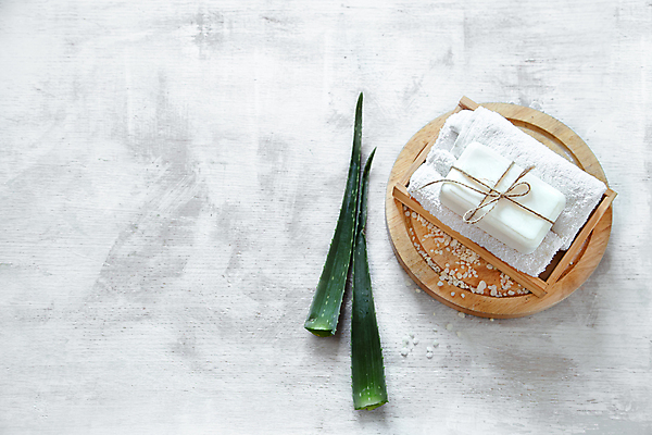 포토 JPG 해외이미지 사람없음 하이앵글 수건 원형 나무상자 오브젝트 스파용품 나무판자 바디케어 알로에 해외포토 도형 식물 뷰포인트 목재 상자 위생용품 스파 파일형식 이미지허브