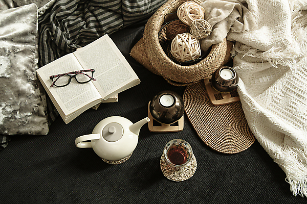 포토 JPG 해외이미지 안경 실내 사람없음 책 찻주전자 오브젝트 해외포토 잡화 주전자 내부 파일형식 이미지허브