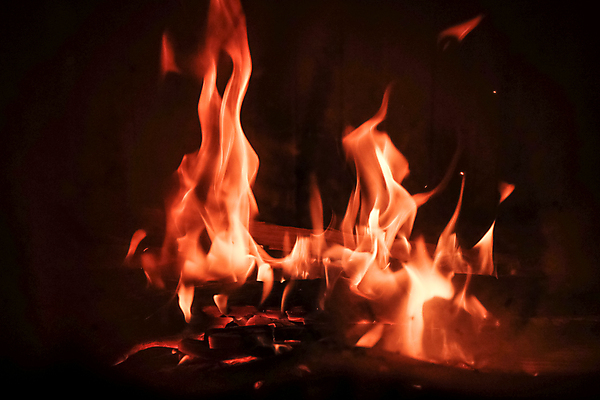 포토 JPG 해외이미지 백그라운드 오렌지 자연 따뜻함 사람없음 목재 빨간색 빛 노란색 검은색 어둠 에너지 뜨거움 닫기 더위 야간 위험 장작 모닥불 바비큐 묘사 벽난로 질감 매움 화재 연료 광 석탄 점화 지옥 화상 해외포토 자연요소 나무 음식 컬러 컨셉 과일 재료 모션 불 날씨 맛 상처 사건 생태계 파일형식 이미지허브