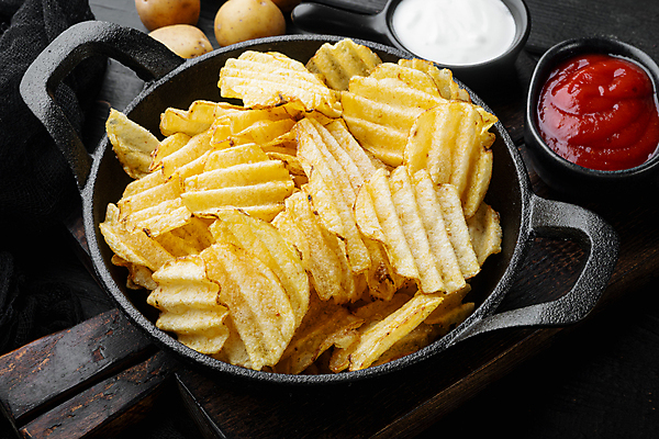 포토 JPG 해외이미지 실내 근접촬영 사람없음 케첩 담기 감자칩 해외포토 뷰포인트 모션 내부 과자 소스_음식 칩_음식 파일형식 이미지허브