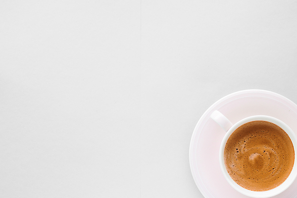 포토 JPG 해외이미지 커피 실내 사람없음 하이앵글 흰색 라떼 카피스페이스 해외포토 음료 뷰포인트 컬러 내부 공백 파일형식 이미지허브
