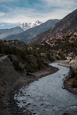포토 JPG 해외이미지 공원 아시아 벽 여행 백그라운드 자연 하늘 산 사람없음 야외 파란색 강 마을 계곡 트래킹 하이킹 순환 네팔 히말라야 해외포토 공공시설 나라 컬러 모션 레저 생태계 파일형식 산맥 이미지허브