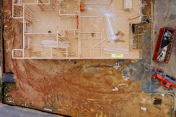 포토 JPG 해외이미지 산업 벽 주택 프레임 건설업 사람없음 건물 목재 환경 재활용 건설현장 쓰레기통 수리 쓰레기 폐기물 컨테이너 뼈대 지게차 잡동사니 개발 복원 수목 해외포토 나무 건축물 재료 중장비 친환경 파일형식 이미지허브