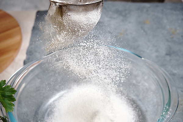 포토 JPG 해외이미지 손 음식 빵 백그라운드 농업 재료 자연 탁자 건조 피자 요리 사람 사람없음 주방 요리사 식사 빵집 추위 흰색 신선 상품 낟알 가루 밀 굽기 먹기 준비 유기농 날것 반죽 만들기 밀가루 먼지 밀가루반죽 내추럴 고립 순간 제빵사 채식주의자 페스츄리 핸드메이드 비건 해외포토 직업 웰빙 산업 컬러 가구 모션 곡류 패스트푸드 서양음식 신체부위 상점 구이 생태계 채식 파일형식 이미지허브