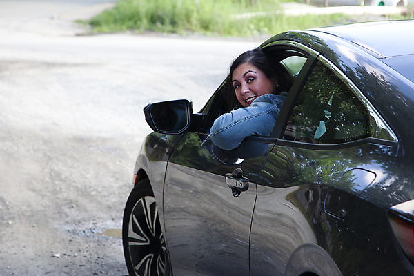 포토 JPG 해외이미지 라이프스타일 긴머리 여자 행복 도로 여유 여행 교통시설 자동차 한명 미소 웃음 사람 재킷 운전 자유 바퀴 운전사 시원함 핸들 탈출 흥분 스포츠카 먼지 팔 타운 히스패닉 떠남 진짜 해외포토 직업 1 헤어스타일 감정 길 육상교통 교통 컨셉 모션 표정 생활 신체부위 외투 도시 시설 파일형식 이미지허브