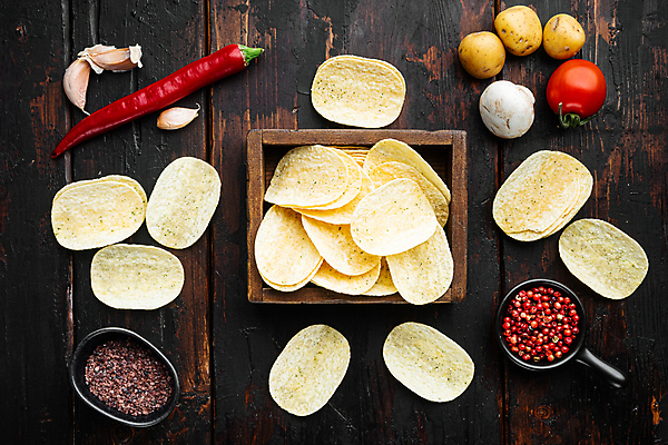 포토 JPG 해외이미지 방울토마토 감자 실내 사람없음 하이앵글 나무상자 담기 홍고추 양송이 감자칩 통후추 나무배경 해외포토 뷰포인트 백그라운드 토마토 채소 모션 고추 내부 상자 과자 버섯 칩_음식 후추 파일형식 이미지허브