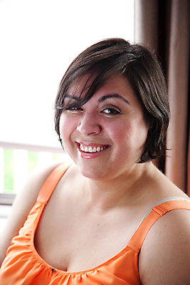 포토 JPG 해외이미지 모양 여자 행복 문화 얼굴 짧은머리 주택 건강 한명 미소 사람 인종 성인 갈색 치아 눈썹 만족 오르기 치수 히스패닉 굴곡 해외포토 1 헤어스타일 감정 컬러 모션 표정 건물 신체부위 소화기관 파일형식 이미지허브