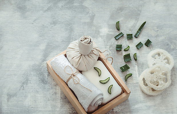 포토 JPG 해외이미지 조각 사람없음 하이앵글 수건 나무상자 오브젝트 스파용품 바디케어 수제비누 알로에 해외포토 식물 뷰포인트 상자 위생용품 스파 비누 파일형식 이미지허브