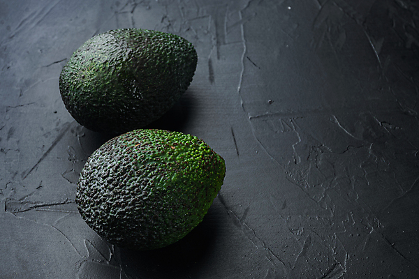 포토 JPG 해외이미지 과일 검은배경 사람없음 신선 유기농 아보카도 카피스페이스 해외포토 웰빙 백그라운드 검은색 공백 파일형식 이미지허브