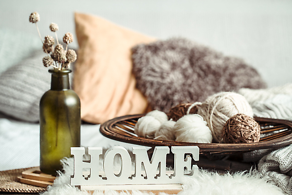 포토 JPG 해외이미지 그릇 영어 쿠션 겨울 유리병 실내 사람없음 아웃포커스 단어 오브젝트 감성 실뭉치 해외포토 문자 식기 계절 컨셉 병_용기 촬영기법 내부 파일형식 이미지허브