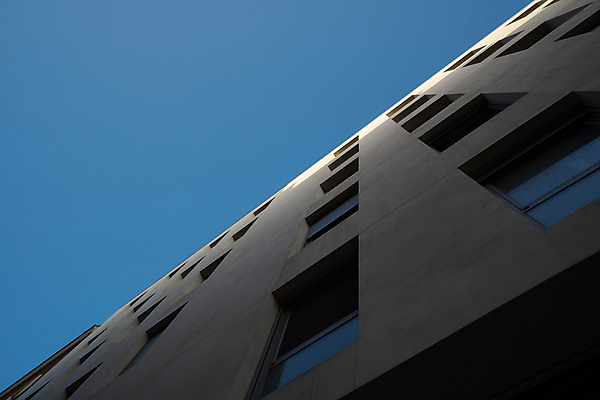 포토 JPG 해외이미지 나무 디자인 외관 벽 건축양식 새로움 주택 잔디 사람없음 야외 건물 우주 정원 흰색 빌라 시멘트 카피스페이스 미니멀리스트 해외포토 식물 건축물 건축 컬러 컨셉 공백 파일형식 이미지허브