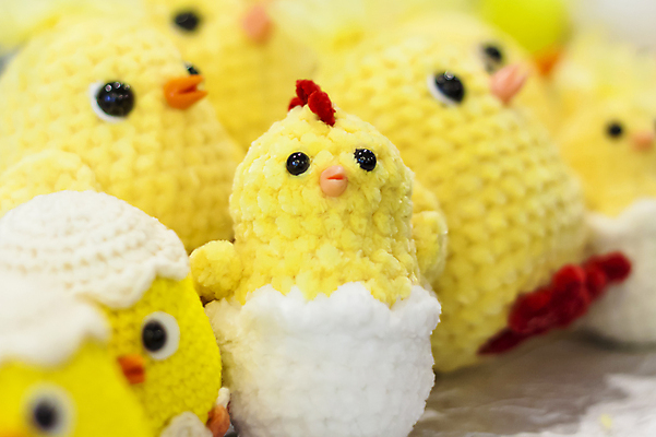 포토 JPG 해외이미지 인형 실내 병아리 사람없음 아웃포커스 다양 뜨개질 털실 동물인형 손뜨개 해외포토 다수 조류 촬영기법 취미 내부 실 파일형식 이미지허브