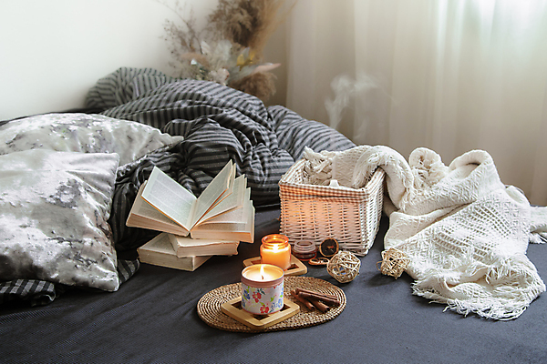 포토 JPG 해외이미지 실내 사람없음 책 인테리어 바구니 오브젝트 향초 해외포토 디자인 초 내부 파일형식 이미지허브