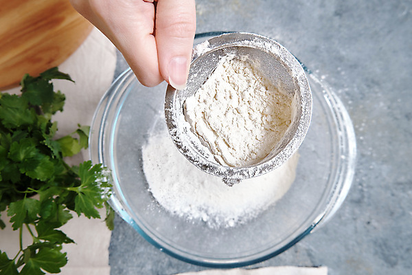 포토 JPG 해외이미지 손 음식 빵 백그라운드 농업 재료 자연 탁자 건조 피자 요리 사람 사람없음 주방 요리사 식사 빵집 추위 흰색 신선 상품 낟알 가루 밀 굽기 먹기 준비 유기농 날것 반죽 만들기 밀가루 먼지 밀가루반죽 내추럴 고립 순간 제빵사 채식주의자 페스츄리 핸드메이드 비건 해외포토 직업 웰빙 산업 컬러 가구 모션 곡류 패스트푸드 서양음식 신체부위 상점 구이 생태계 채식 파일형식 이미지허브