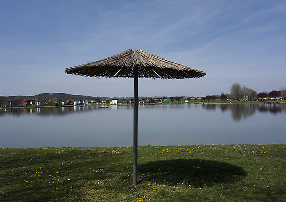 포토 JPG 해외이미지 모양 웰빙 계절 신체 우산 날씨 생물 따뜻함 건강 사람 사람없음 신체부위 빛 햇빛 태양 뷰티 건강관리 뜨거움 피부 양산 가림막 방사선 스타일링 스펙트럼 자외선 스타일 해외포토 자연요소 관리 파일형식 이미지허브