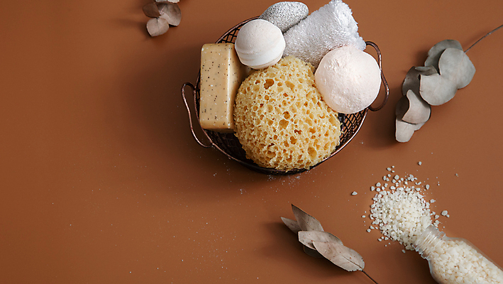 포토 JPG 해외이미지 잎 사람없음 하이앵글 갈색 원형 오브젝트 스파용품 스펀지 바디케어 수제비누 입욕제 입욕소금 해외포토 도형 식물 뷰포인트 컬러 스파 미용용품 소금 비누 파일형식 이미지허브