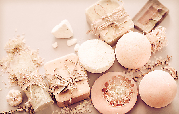 포토 JPG 해외이미지 분홍색 사람없음 하이앵글 원형 오브젝트 스파용품 바디케어 수제비누 입욕제 해외포토 도형 뷰포인트 컬러 스파 비누 파일형식 이미지허브