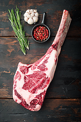포토 JPG 해외이미지 채소 뼈 생고기 스테이크 사람없음 하이앵글 로즈메리 통마늘 통후추 특수부위 토마호크 해외포토 뷰포인트 서양음식 마늘 육류 허브 후추 부위 파일형식 이미지허브