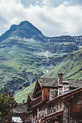 포토 JPG 주간 해외풍경 건축물 여행 유럽풍경 자연 주택 풍경 사람없음 야외 마을 프랑스 바위 시골 알프스 국내포토 자연요소 해외 건축 유럽 건물 돌_바위 생태계 파일형식