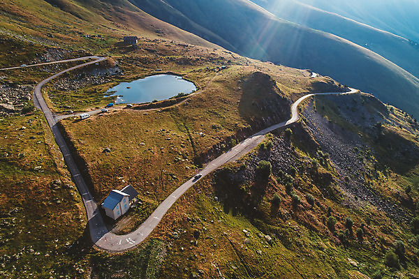 포토 JPG 주간 해외풍경 도로 호수 여행 유럽풍경 자연 주택 풍경 사람없음 야외 농장 연못 알프스 항공촬영 전경 국내포토 자연요소 해외 유럽 길 뷰포인트 농업 교통시설 건물 생태계 파일형식 탑뷰